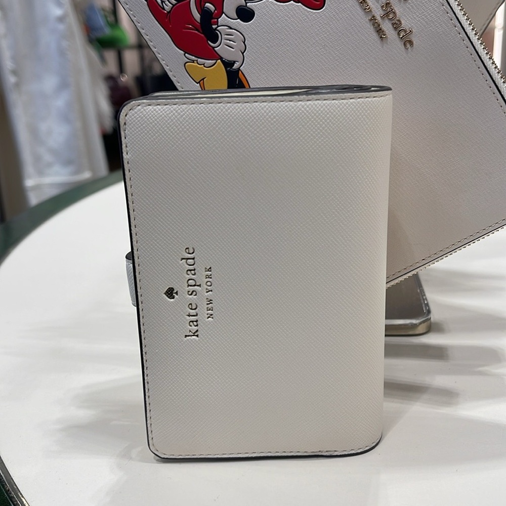 Kate Spade Schuyler Medium Compact Bifold Wallet
Meringue 
NWT - Picture 16 of 16